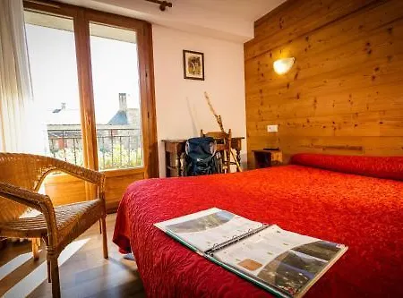 Hotel Logis Restaurant L'ancienne 3*