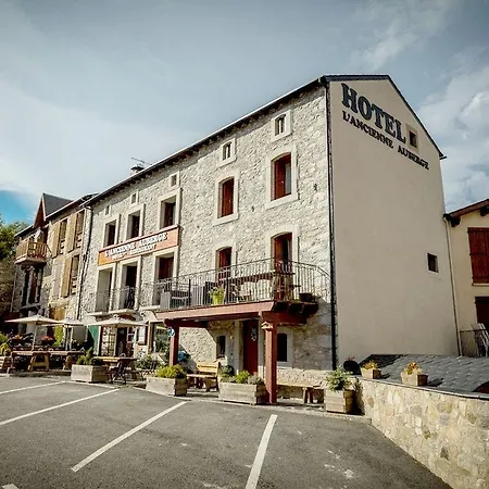 Restaurant L'ancienne ホテル
