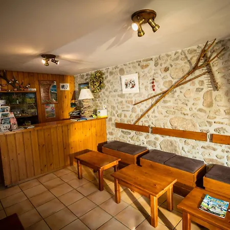 Restaurant L'ancienne ホテル