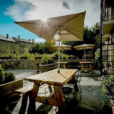 Hotel Logis Restaurant L'ancienne 3*