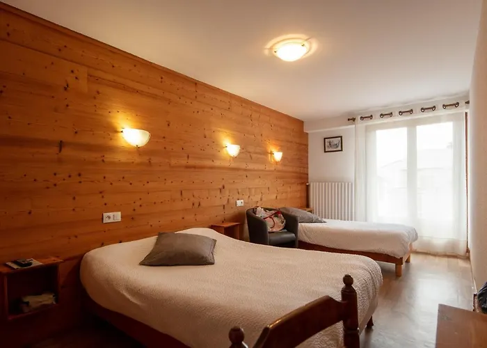 Hotel Logis Restaurant L'ancienne 3*