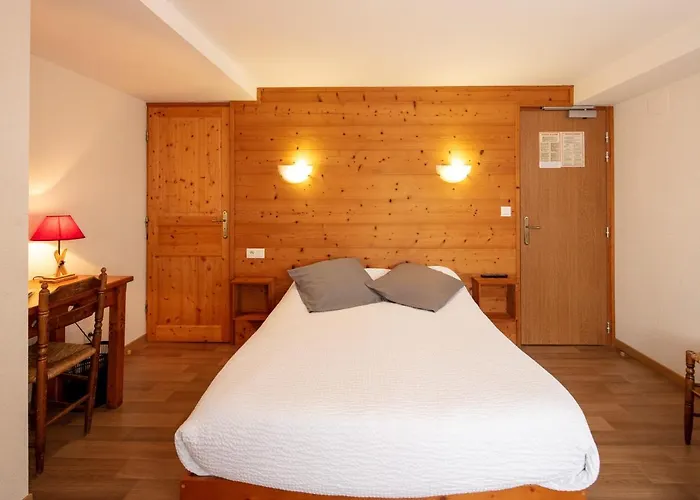 Logis Restaurant L'ancienne Hotel Bolquere Pyrenees 2000